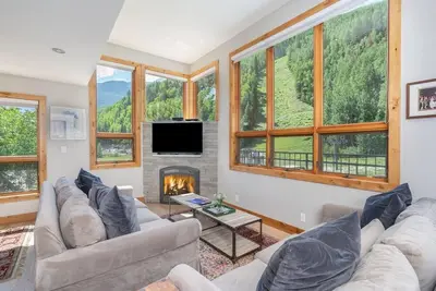 Image de Panoramic Box Canyon Vues depuis le Cimarron Lodge 1. Marcher partout en ville.