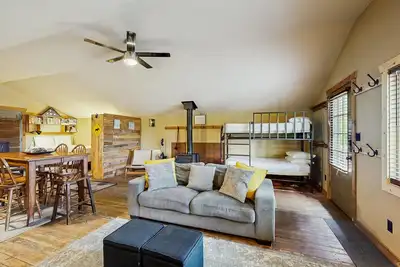 Image de Charmante cabane près du centre-ville, du lac Dillon et du ski - chiens bienvenus!