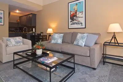 Image de Dernier étage à la base de Blackcomb avec chambre à coucher Loft; Superbe emplacement