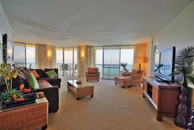 Image de Sunshine + Rainbows = Royal Kahana 911 avec vue panoramique sur l'océan