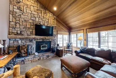 Image de Un endroit charmant pour des vacances en famille avec une piscine partagée, un bain �� remous, un sauna et plus encore!