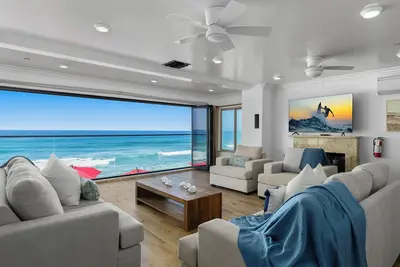 Image de Belle maison en bord de mer, designer décoré avec A / C