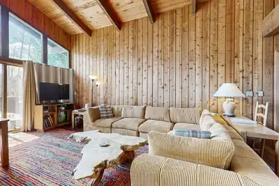 Image de Maison de style chalet de montagne spacieuse mais confortable avec accès ski à proximité