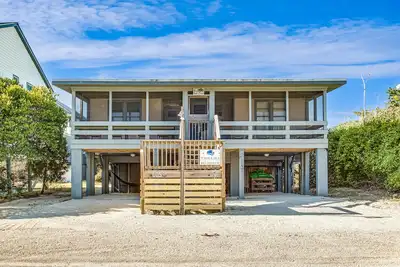 Image de Astuce Ellen Pawleys Island Animaux acceptés grande maison juste en face de la plage