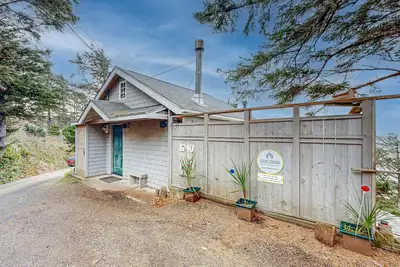 Image de Airy maison de plage w / deux ponts, vue sur l'océan - accès à la plage à proximité!