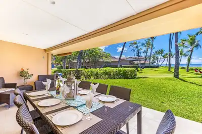 Image de Spacieuse unité récemment rénovée de 4 chambres en bord de mer dans un emplacement Premium à Puamana