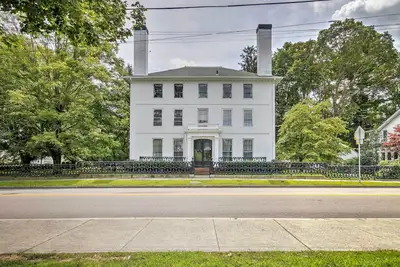 Image de El��gant 5br Norwich House avec une magnifique salle de bal