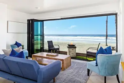 Image de Condo front de mer de 4 chambres à coucher à Oceanside avec air conditionné