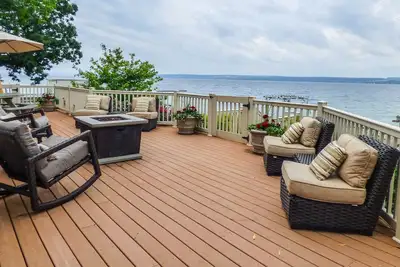 Image de Five Gates: Lakeside Paradise! Seneca Lake Luxury Home!