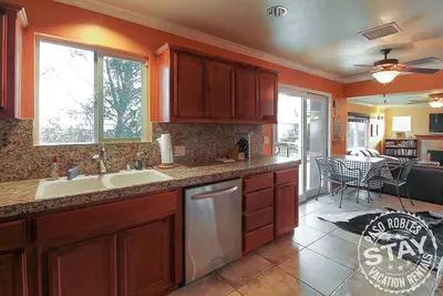 Image de Woodland Patio confidentialité dans le Coeur de Paso Robles!