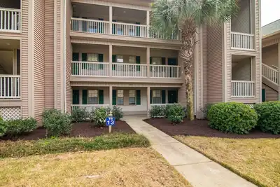 Image de Unité True Blue 13d 3Br / 3Bath super agréable avec une vue magnifique sur le parcours de golf