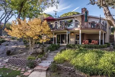 Image de Qualité et emplacement sur mesure au-dessus du centre-ville de Paso Robles Culture du vin