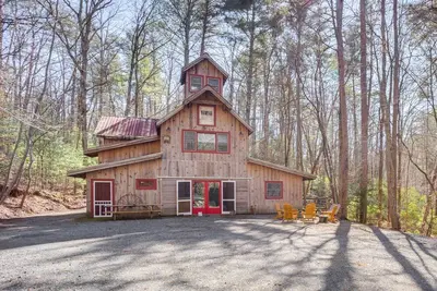 Image de La cabane de jaspe «7 Timbers» sur 15 acres avec criques!