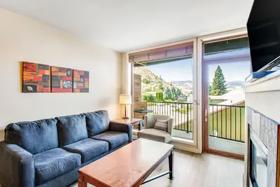Image de 2ème étage condo w / piscine partagée et un bain à remous, parc de la plage près!