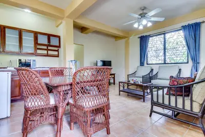 Image de Niveau inférieur de la nouvelle maison moderne dans un excellent quartier - près des ruines mayas!