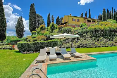 Image de Villa Sabrina - Villa de vacances de luxe avec piscine privée à San Gimignano, Toscane