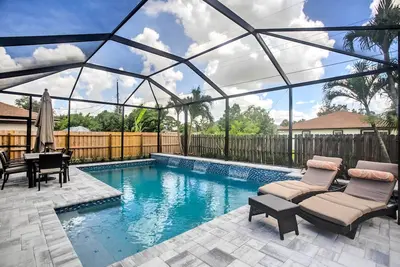 Image de Naples Home w / Lanai & Pool- près de la plage de Vanderbilt