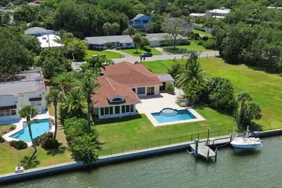 Image de Spacieux Sarasota Waterfront Accueil Piscine avec Dock - Sunsets étonnants Inclus