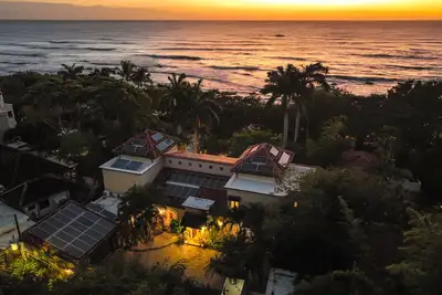 Image de Villa spectaculaire en bord de mer, parfaite pour les événements et les mariages