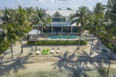 Image de Villa sur la plage priv��e près de Rum Point