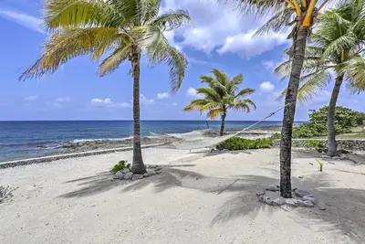 Image de «Sea Dreams Villa» avec vue sur l'océan!