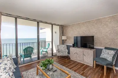 Image de Belle Deux Chambres Condo Disponible Get It pendant qu'il est chaud!