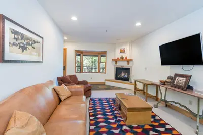 Image de Condo familial de 2 chambres niché dans les bois