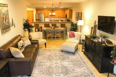 Image de Condo familial et convivial avec 2 chambres, aménagé pour les familles