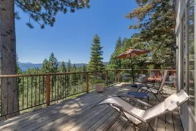 Image de Vue à Dollar Point - Traditionnel 4 chambres avec vue magnifique sur le lac + accès à la plage et à la piscine