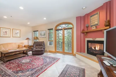 Image de Maintenant Disponible Pour Bluegrass! - 1 chambre avec balcon dans un village de montagne