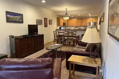 Image de Spacieux Condo 2 chambres Animaux domestiques niché dans les bois