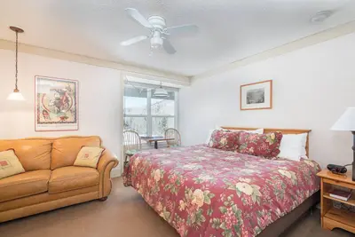 Image de Chambre D'hôtel À La Montagne Avec Kitchenette