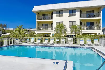 Image de The Anna Maria Island Beach View 207-Accès à la plage privée - Piscine chauffée - Douze restaurants à quelques minutes de marche