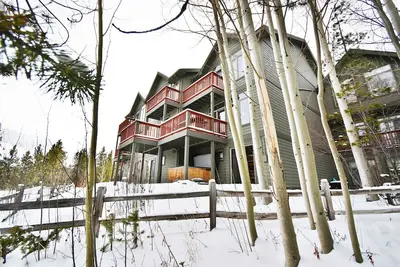 Image de Spa privatif, garage, près du lac Dillon et chemin de randonnée. Minutes de Marina, Activités, Boutiques, Restaurants