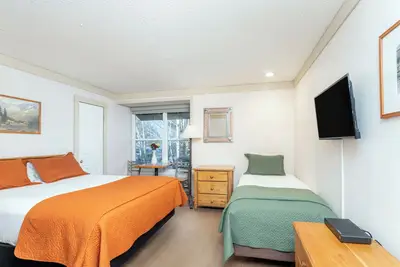Image de Chambre D'hôtel À La Montagne Avec Kitchenette