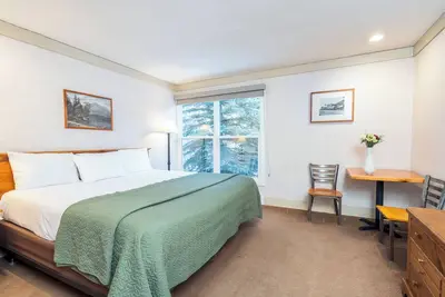 Image de Chambre d'hôtel Riverside à la montagne abordable Inn!