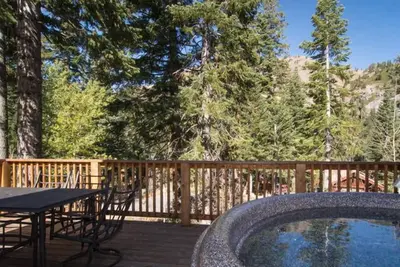 Image de Alpine Darling - Alpine Meadows 2 L + Loft avec bain à remous - Animaux acceptés