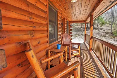 Image de 3br North Conway Log Cabin w \/ Private Hot Tub!