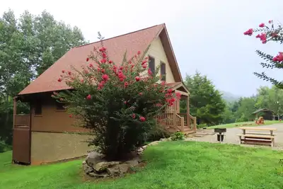 Image de «Fox Ridge Cabin» confortable sur 4 acres avec bain à remous!