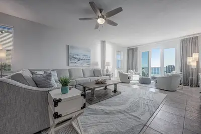 Image de The Inn At Crystal Beach # 301: 3 Br / 3 Ba condo à Destin, pour 10 personnes