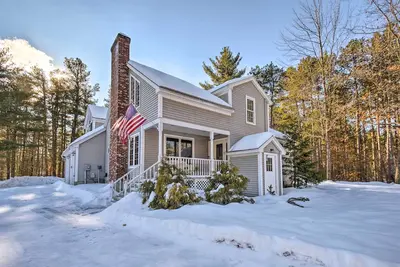 Image de Charmante maison 3br Centre Ossipee avec foyer extérieur!