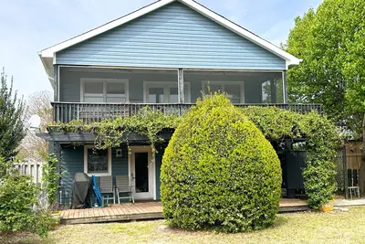 Image de Superbe Waterfront- 3 réserves de biosphère, du Dock, Table de billard, piano, Comm Piscine, chien amical.