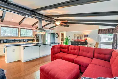 Image de Maison familiale parfaite de Winnsboro-Promenade jusqu'à la rue Main!