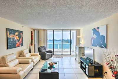 Image de Condo Ă Miami avec vue sur la baie de Biscayne!
