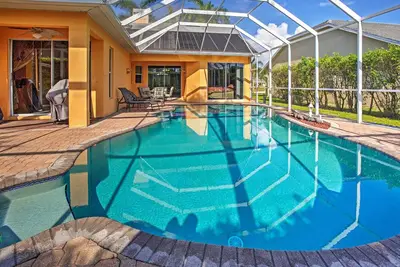 Image de Naples House w / Private Pool & Palm Tree Views!