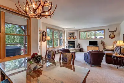 Image de Parfaitement situé condo Breckenridge, 2 pâtés de maisons de la rue principale, bain à remous, de belles vues!