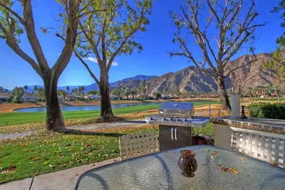 Image de Belle propriété avec l'une des meilleures vues dans le désert Lq171