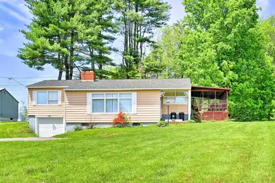 Image de Mayfield Home avec quai privé sur le lac Sacandaga!