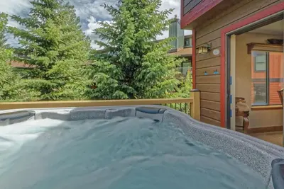 Image de Restez où la piste de ski se termine et la rue principale commence-Priv Hot Tub-Bbq - par iTrip