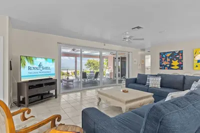 Image de Spacieuse maison de 4 chambres Sanibel en bord de mer sur West Gulf Drive - Whaleview